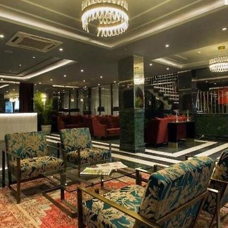 Foxoso Hotel Delhi Airport Új-Delhi Kültér fotó