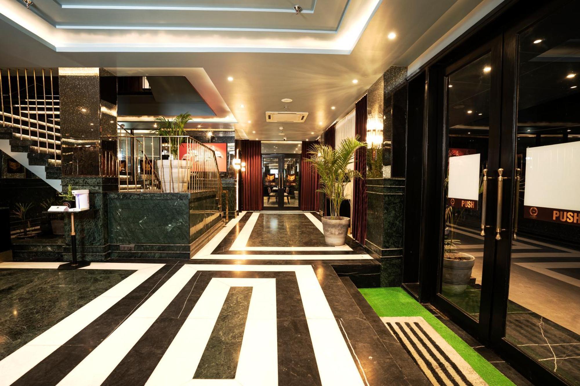 Foxoso Hotel Delhi Airport Új-Delhi Kültér fotó